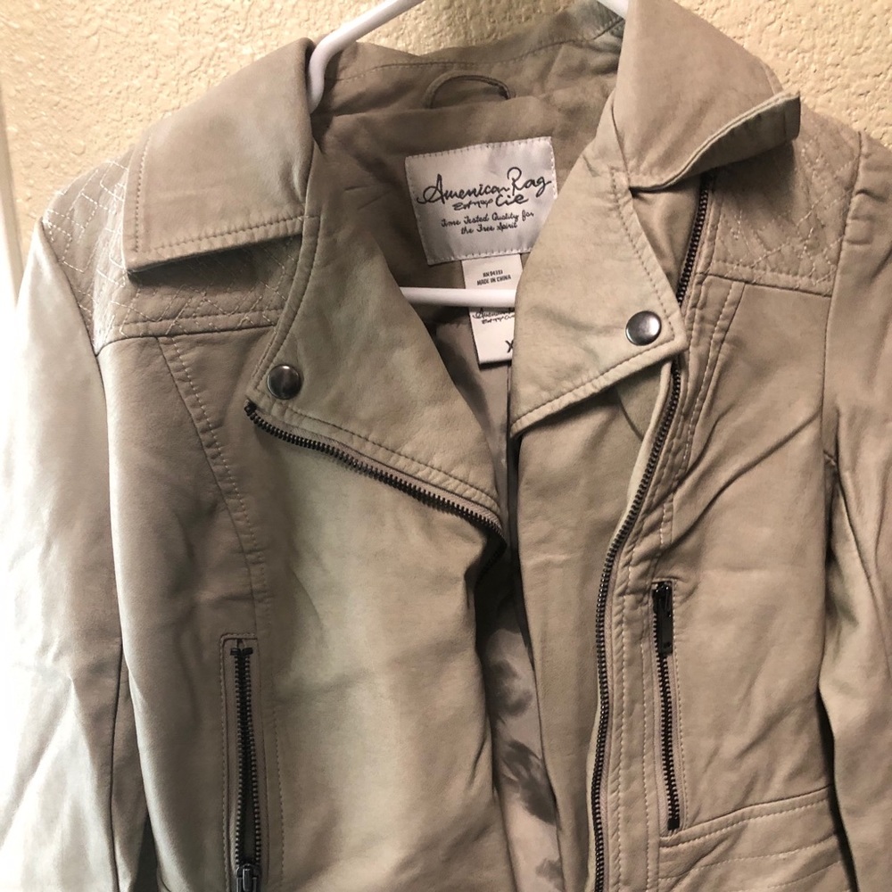 tan jacket - Picture 3 of 5